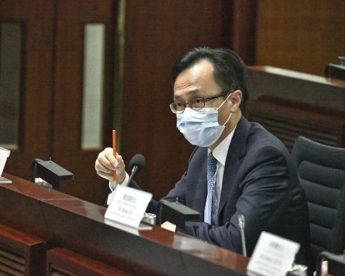 聶德權指如現任公務員不簽署或影響升遷。資料圖片