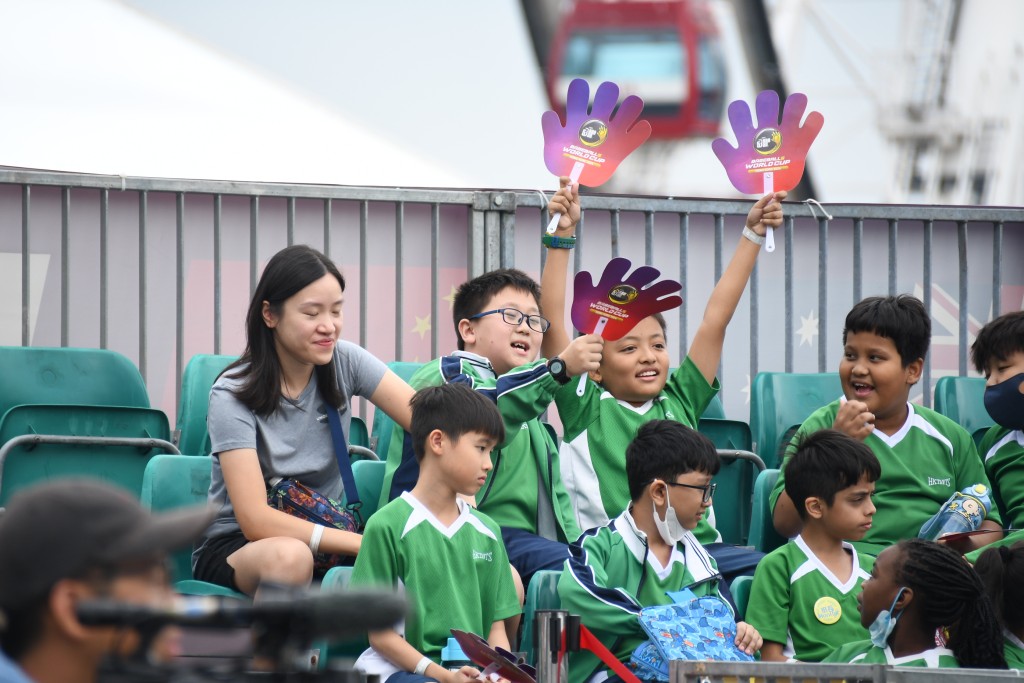 WBSC五人制棒球世界杯，港队周三早上斗立陶宛，学生到场打气。吴家祺摄