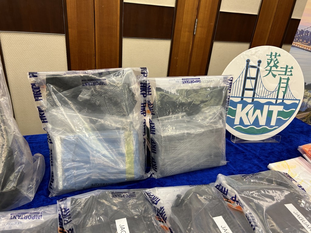 警方檢獲的可卡因及大麻毒品，市值約1200萬元。