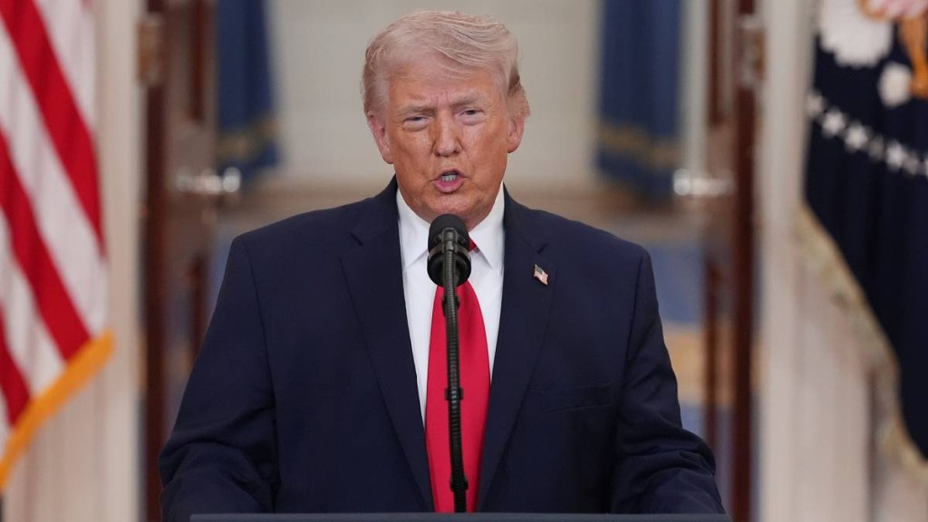 美國總統特朗普發文,透露是在光天白日下,在伊朗上空停留7小時下,救出第二名F-15E飛官。美聯社 美國總統特朗普發文,透露是在光天白日下,在伊朗上空停留7小時下,救出第二名F-15E飛官。美聯社