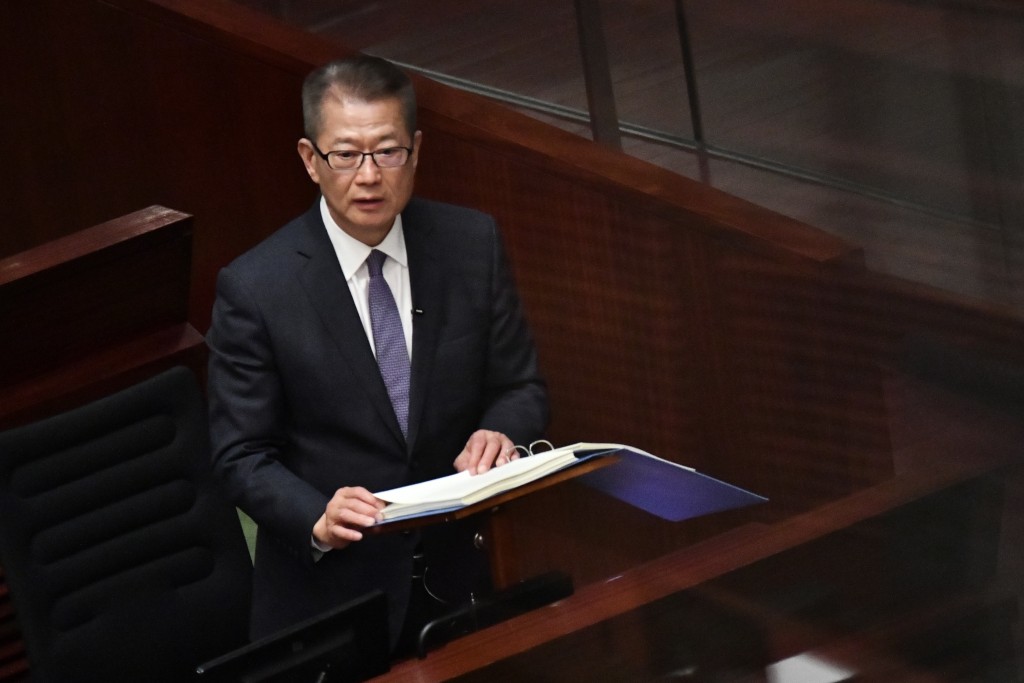 財政司司長陳茂波宣讀新一份《財政預算案》。盧江球攝