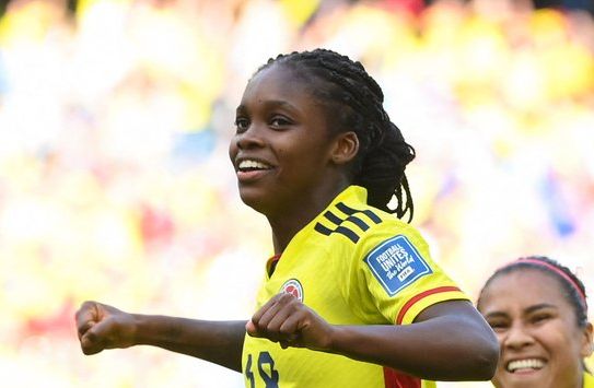曾患有卵巢癌的哥伦比亚女足成员莲达卡茜杜在女子世界杯中处子登场。网上图片