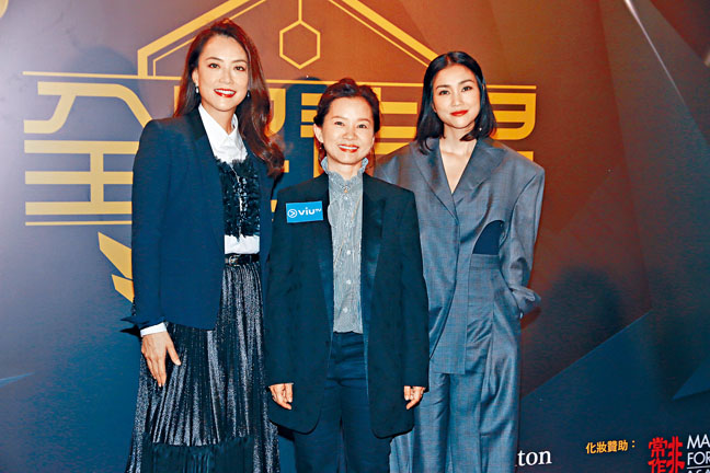 霍汶希、林珊珊及謝安琪擔任評判。