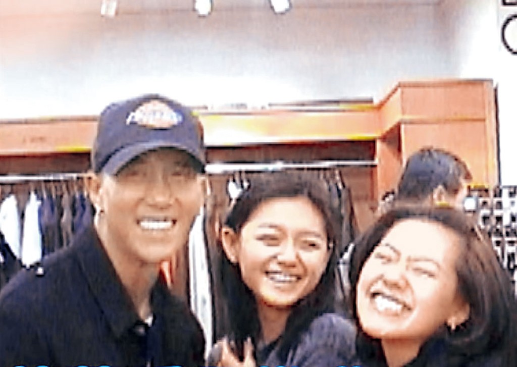 大S、小S一家20年前曾到韓國旅行，具俊曄帶她們歎美食。