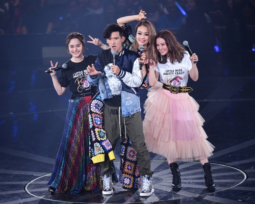 容祖兒演唱會第九場請來了Twins及關智斌擔任嘉賓。