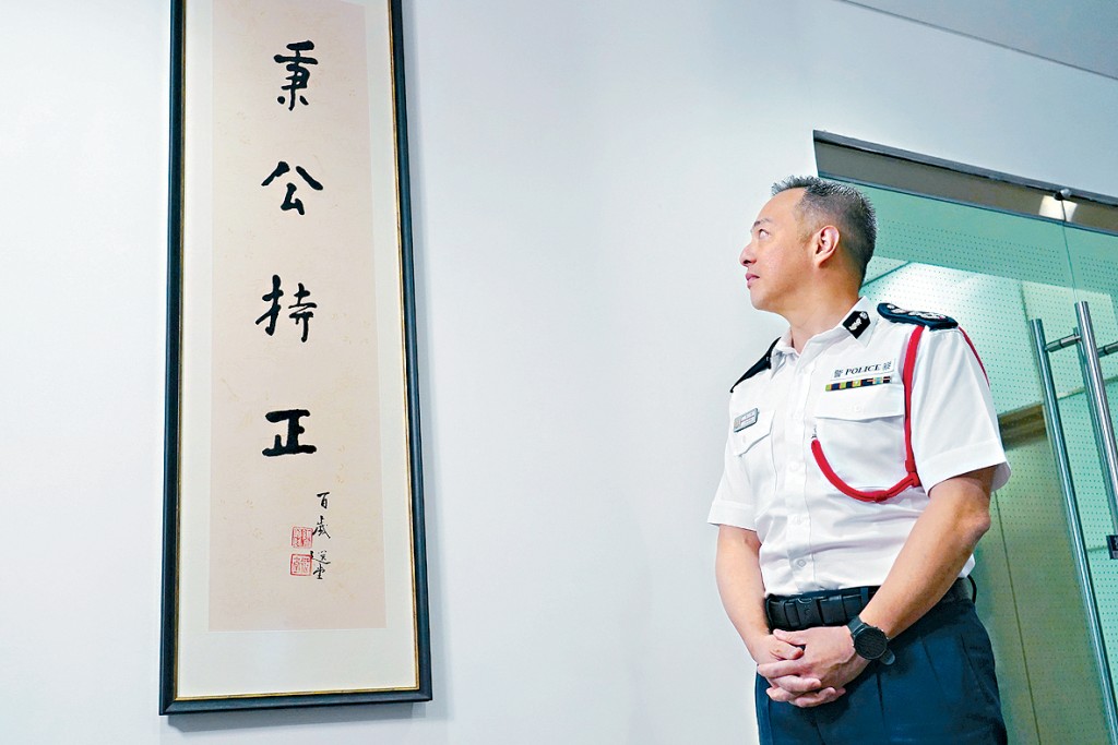 周一鳴期望整個警隊目標一致,大家士氣高昂,為自己作為警務人員而感到驕傲。