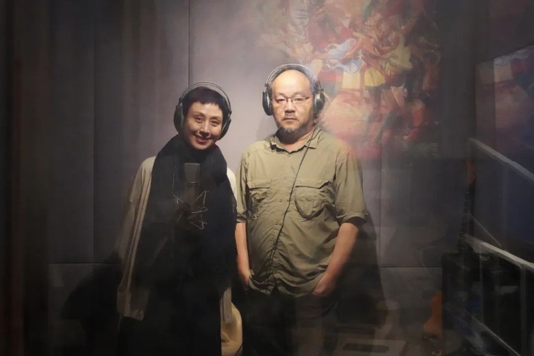 窦唯早前为内地京剧演员、上海京剧院梅派大青衣史依弘创作新曲《胡笳十八拍》和《百家姓》。