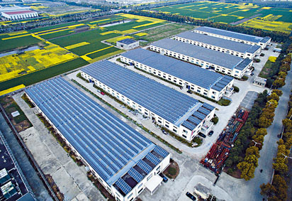 华能新能源以风电开发与运营为核心，太阳能等其他可再生能源协同发展。