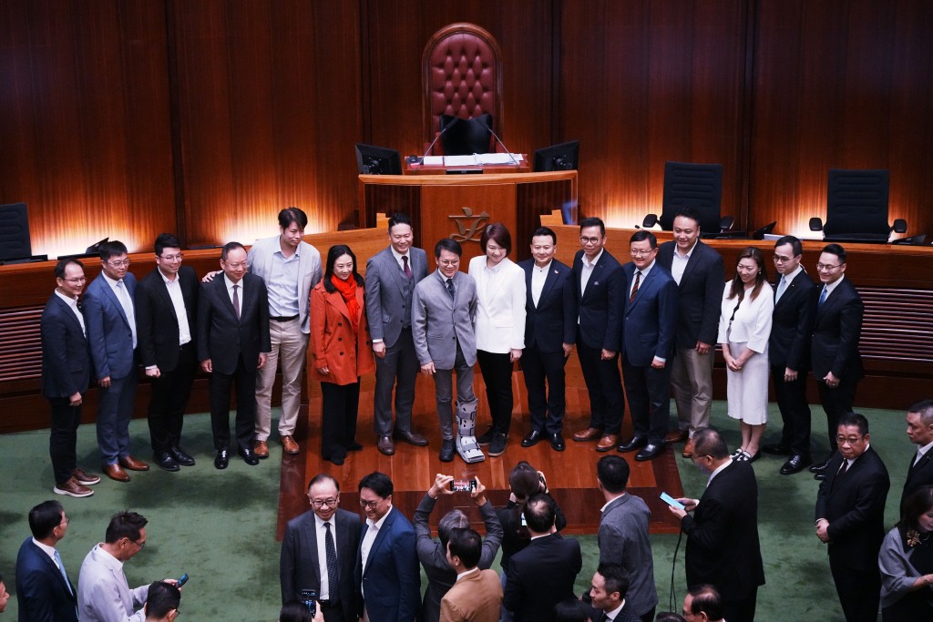 民建聯議員合照。汪旭峰攝 民建聯議員合照。汪旭峰攝