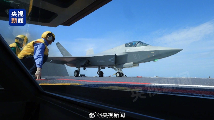 福建艦入列後完成首次海上實兵訓練。央視