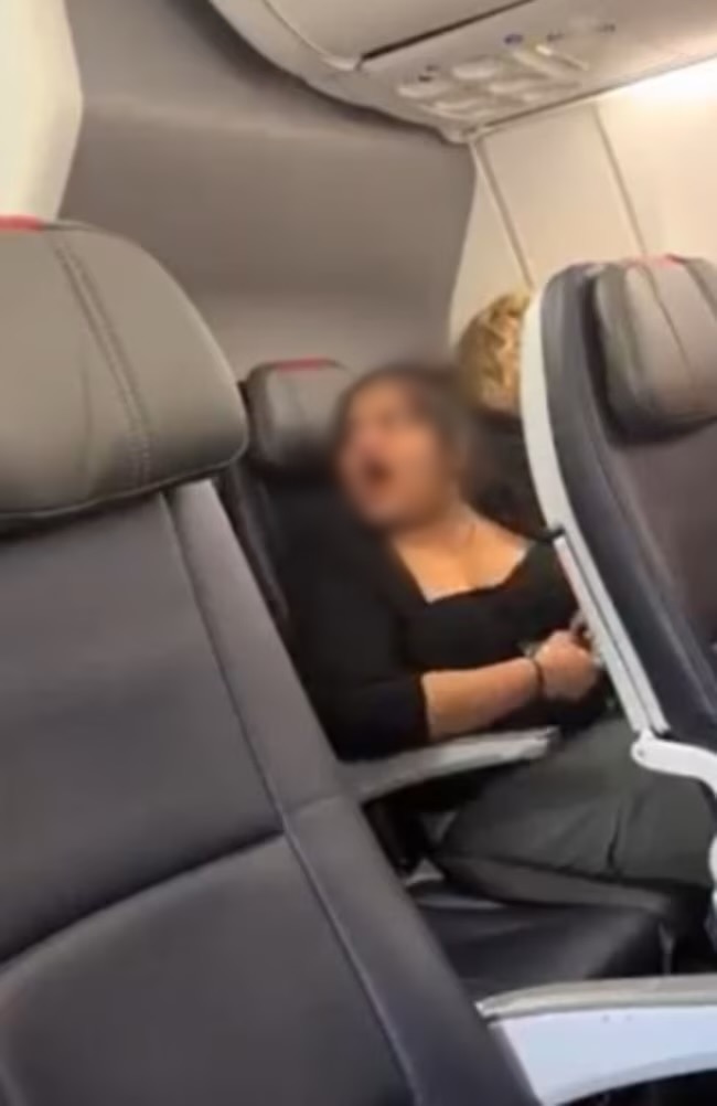 涉事女子兇狠罵人。 TiKTok@jcmack03