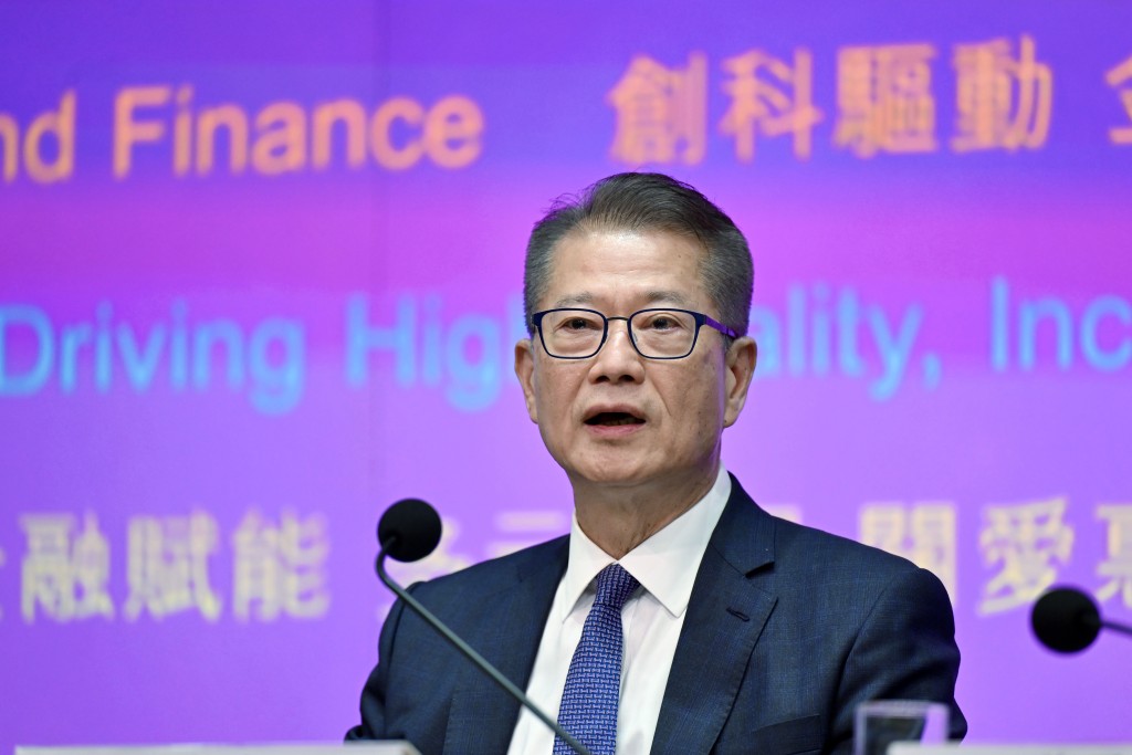 陳茂波指，反映在不明朗形勢下，投資者視香港為資金可靠避風港。資料圖片