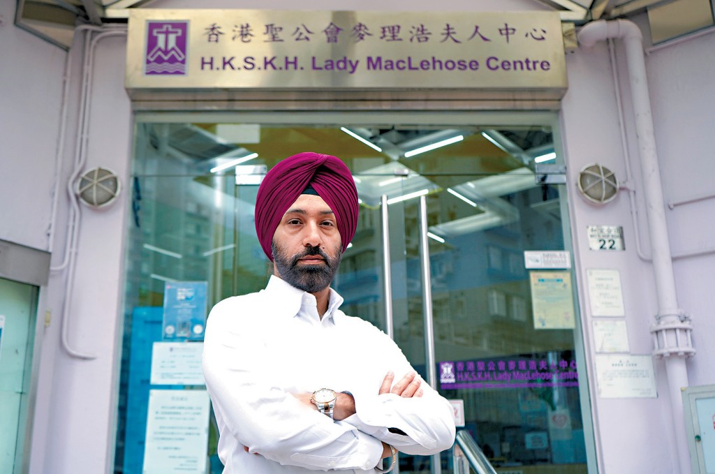 Sukhwinder Singh自10年前成為傳譯員,陪伴少數族裔到醫院問診,成為醫患的溝通橋樑。