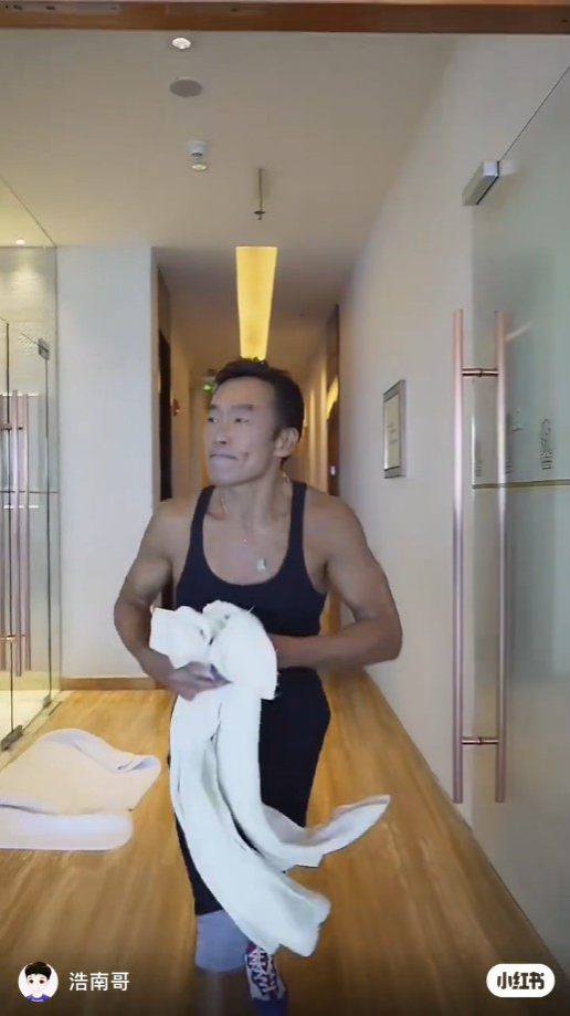 鄭浩南仍經常做運動鍛鍊身體。