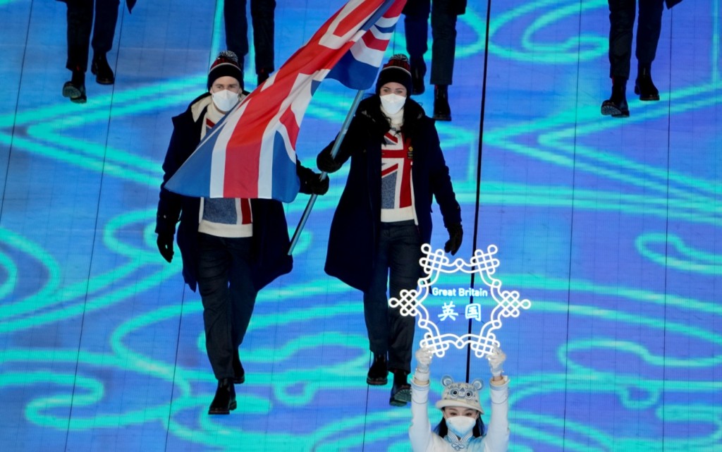 英國代表團著Bem Sherman品牌的毛呢大衣。AP