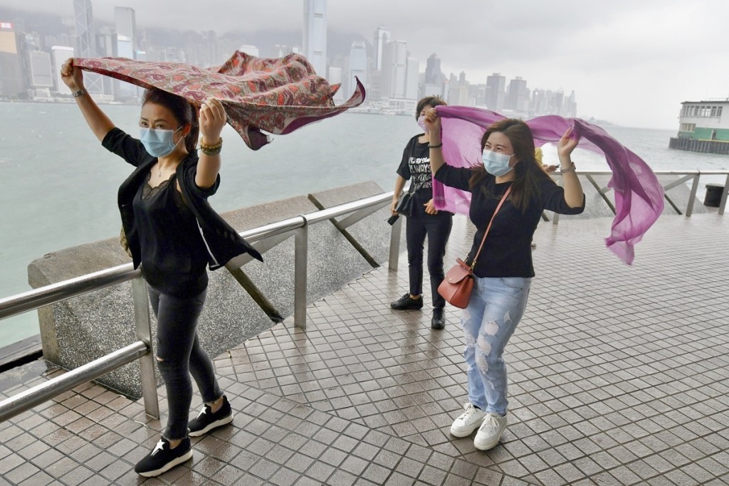天文台料今年有5至8個熱帶氣旋靠近香港。資料圖片