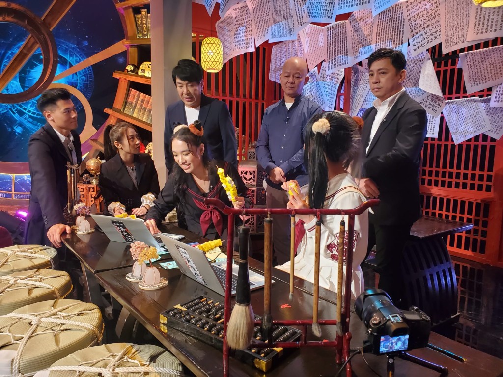 梁思浩主持的TVB Plus直播節目《直播靈接觸》外界反應不俗。