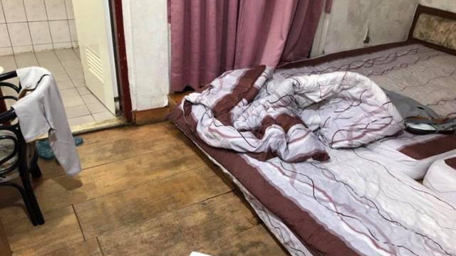 木制地板亦因潮湿而腐朽。 网图
