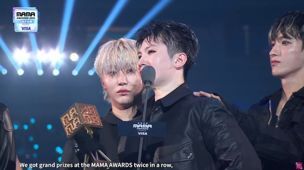 成員Woozi同樣爆喊。 成員Woozi同樣爆喊。