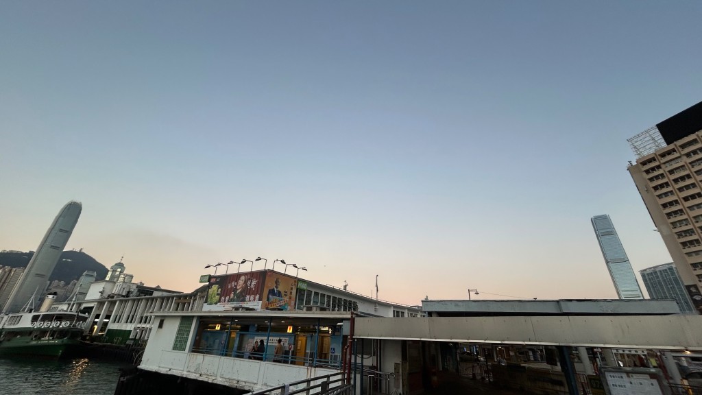 今晚天色大致良好,吹微風。蔡楚輝攝 今晚天色大致良好,吹微風。蔡楚輝攝