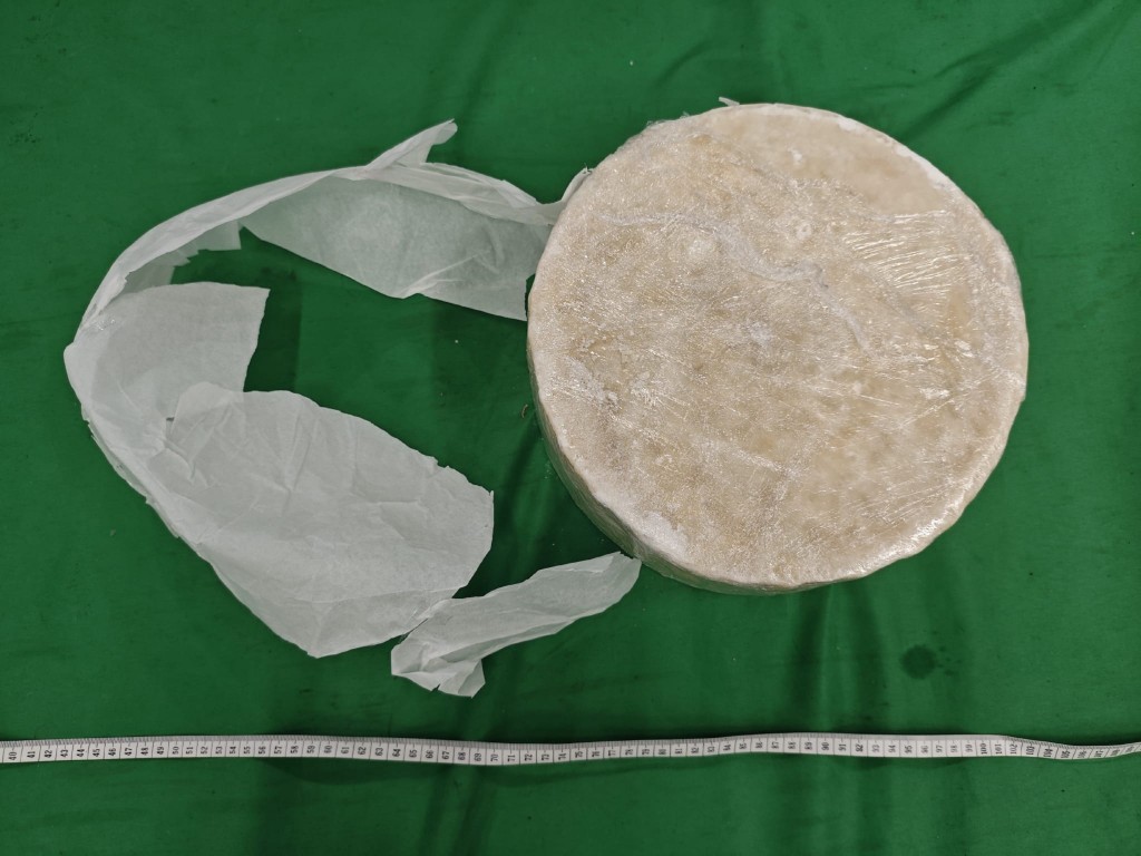 首宗案件中檢獲的懷疑可卡因。 首宗案件中檢獲的懷疑可卡因。