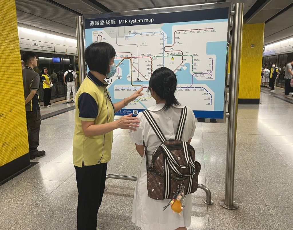 港鐵表示會密切監察各鐵路綫運作情況,適時調節服務以應付乘客需求。 港鐵表示會密切監察各鐵路綫運作情況,適時調節服務以應付乘客需求。