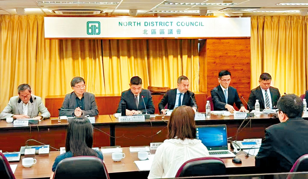 警務處處長周一鳴出席北區區議會會議,談及本港治安及無人機執法等情況。