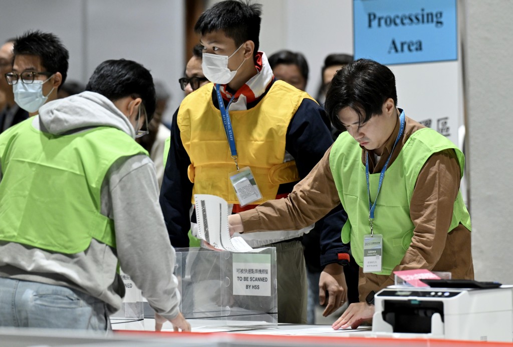 胡健民表示，當局會持續與社會各界合作，推廣完善選舉制度及地區治理的理念。