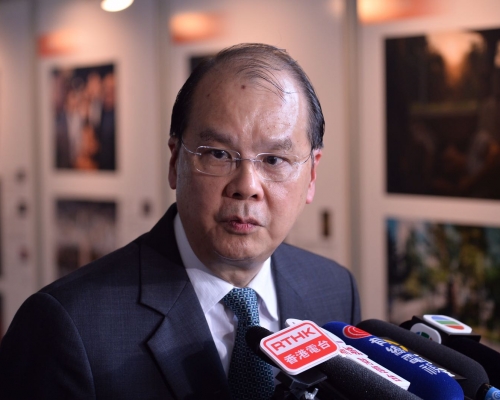 張建宗希望校園掛「港獨」物品事件能妥善處理，且告一段落。