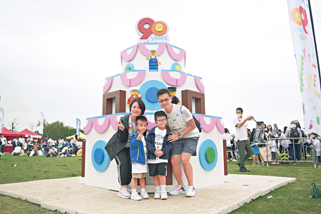 巨型樂高蛋糕是粉絲打卡的重點之一。