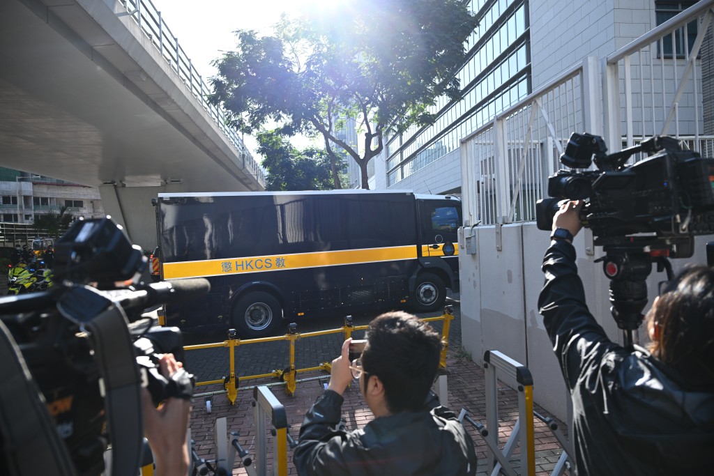 黎智英承认曾建议时任美国国务卿蓬佩奥制裁中港领袖（图） - 3