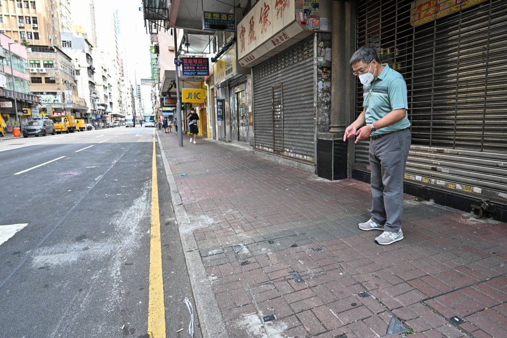 卓永興稱上海街路面清潔有欠理想，須加強清潔。卓永興FB