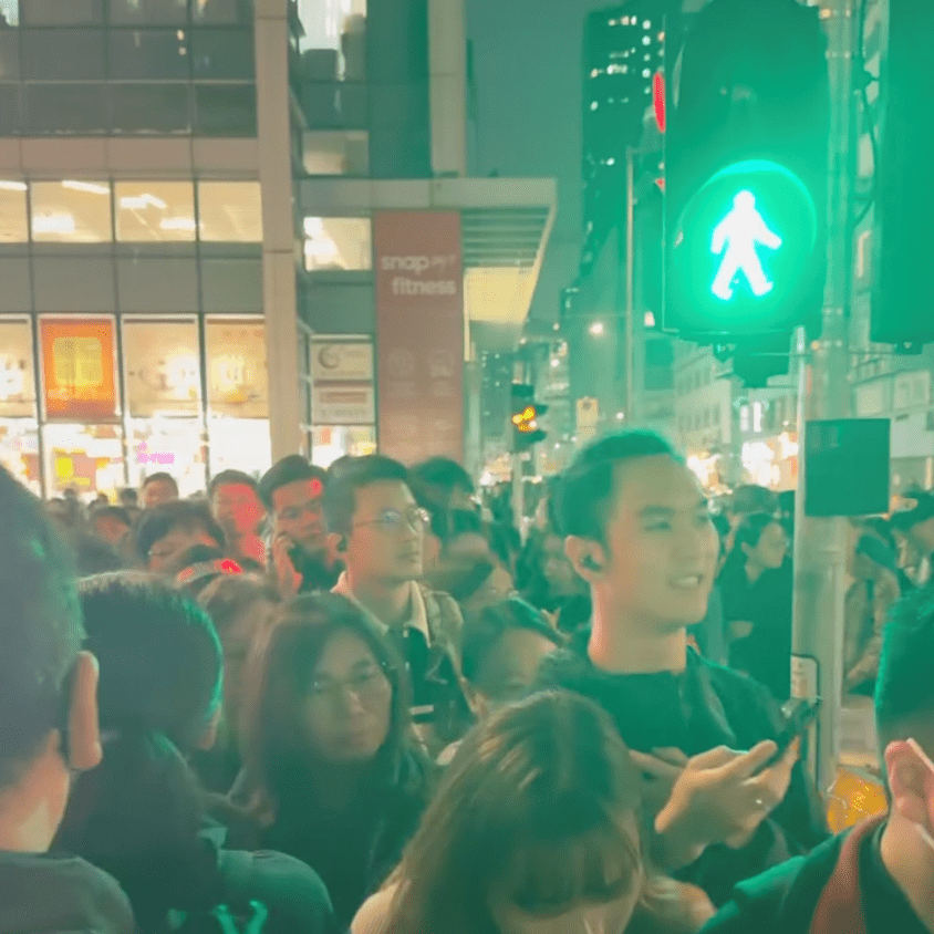 網上近日流傳新蒲崗彩虹道近大有街,下班繁忙時段人潮如鯽。Threads:doris_w02 網上近日流傳新蒲崗彩虹道近大有街,下班繁忙時段人潮如鯽。Threads:doris_w02