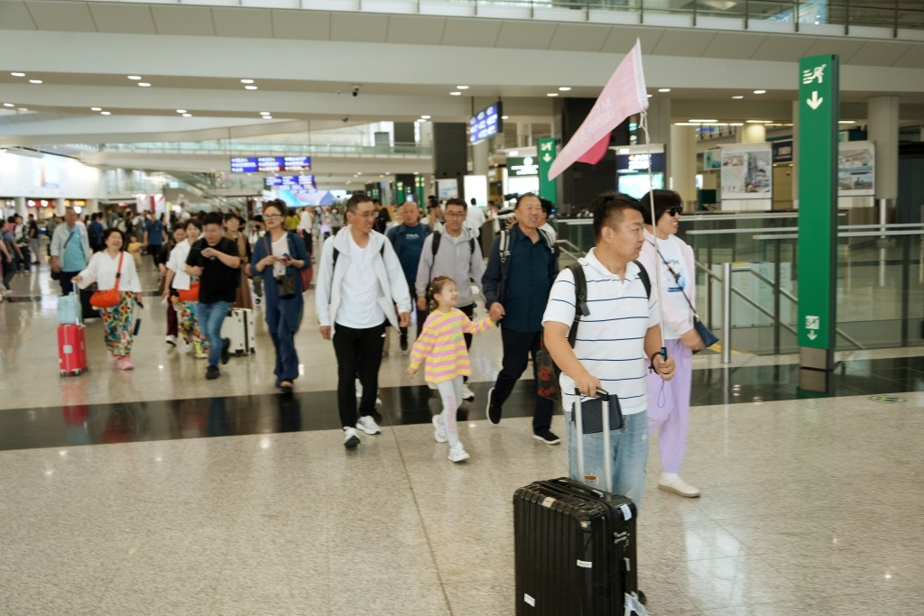 今年8月有近450万人次旅客访港。资料图片