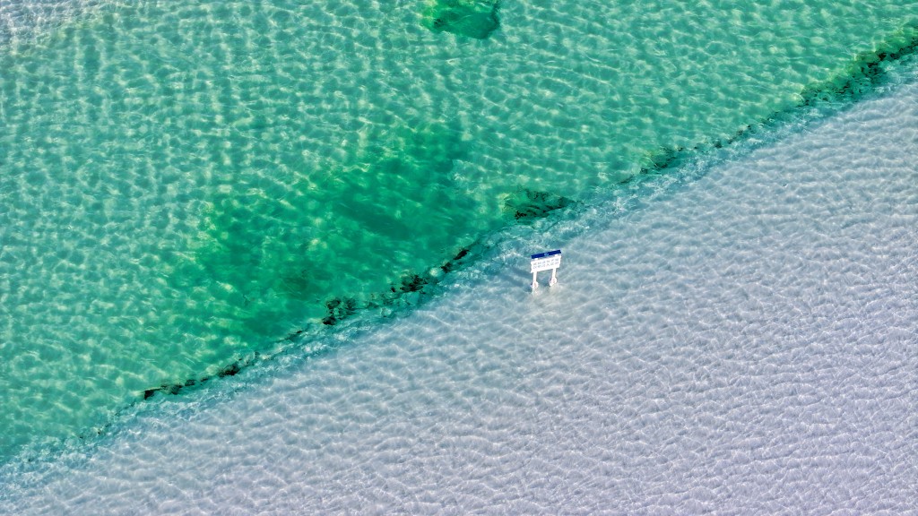 青海茶卡鹽湖景區每年吸引大批遊客。中新社 青海茶卡鹽湖景區每年吸引大批遊客。中新社