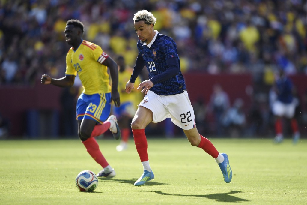 迪甘斯證實愛將無緣世界盃,認為這對艾基迪基個人以至法國隊,均為沉重打擊。法新社 迪甘斯證實愛將無緣世界盃,認為這對艾基迪基個人以至法國隊,均為沉重打擊。法新社