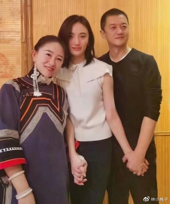 李亞鵬與女友。