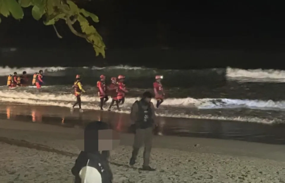 搜救人員連夜搜救。