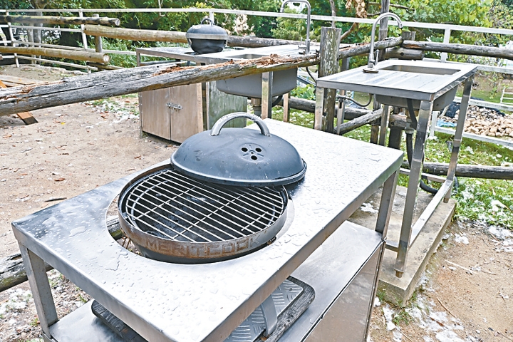 營友可預約使用營地的燒烤爐設施。