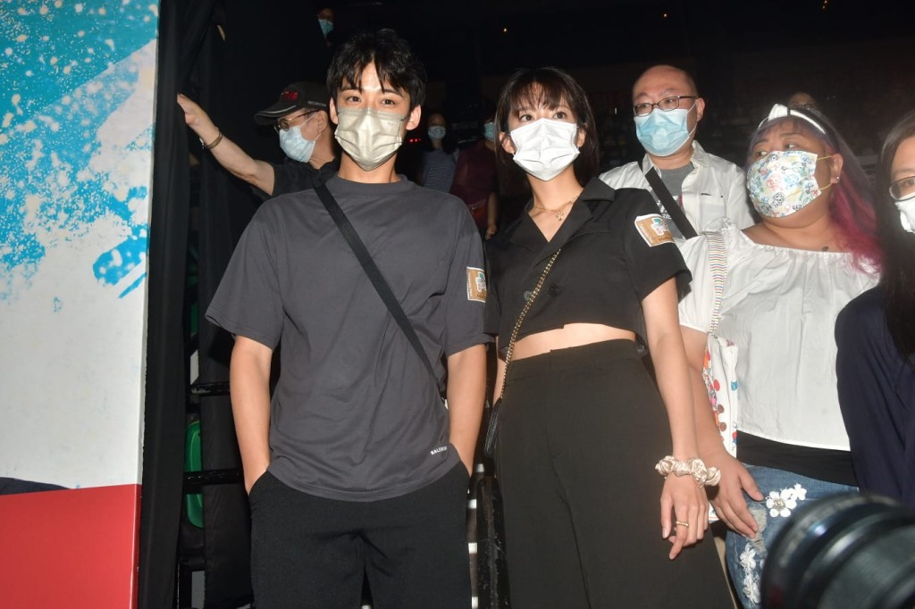 緋聞男女余德丞和蔡思貝也是尾場席上客。
