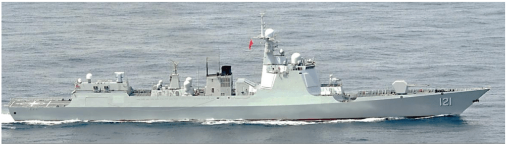 日本军方拍摄的中国「齐齐哈尔」号导弹驱逐舰。