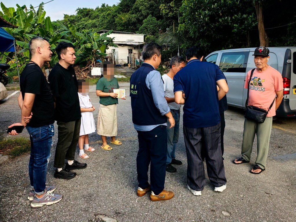 警方鼓勵市民如有懷疑,可致電999向警方或1823向漁護署舉報。FB:屯門警區 警方鼓勵市民如有懷疑,可致電999向警方或1823向漁護署舉報。FB:屯門警區