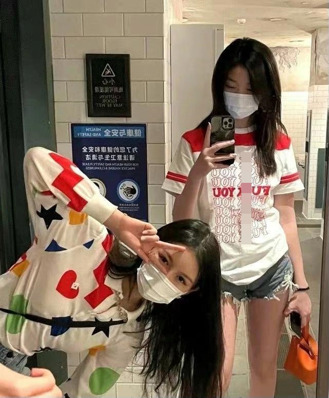 身材高䠷，而且好識打扮。