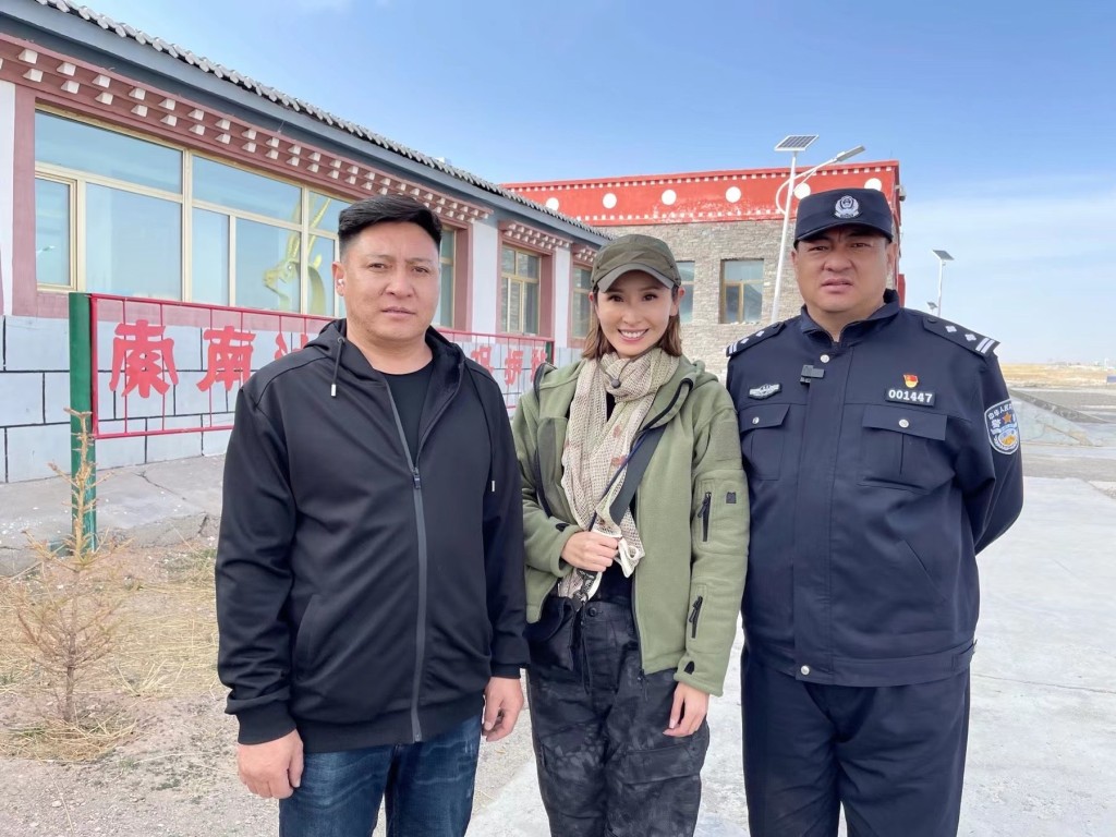 陳貝兒接觸當地捨己為人的志願工作者。