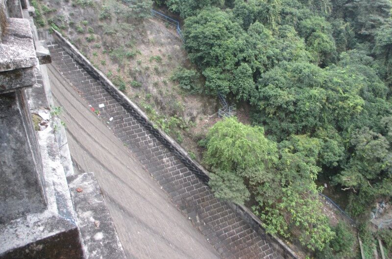 九龍副水塘鞏固斜坡前