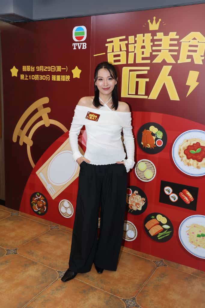 本月26日是結婚3周年紀念日,因打風關係,陳煒指可能到時要在家中煮飯慶祝。 本月26日是結婚3周年紀念日,因打風關係,陳煒指可能到時要在家中煮飯慶祝。