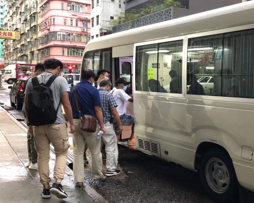 警方在土瓜灣搗破一個非法賭檔，拘捕8男3女。