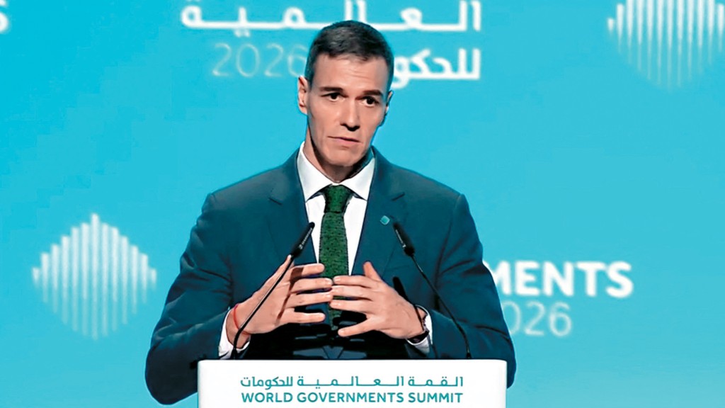 西班牙首相桑切斯周二在杜拜發表演說。