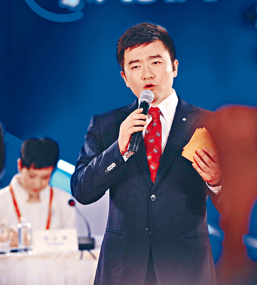 ■央視前主持人芮成鋼被判刑六年。