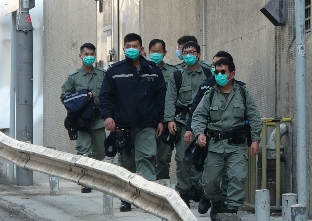 火炭駿洋邨內有大批警員駐守。